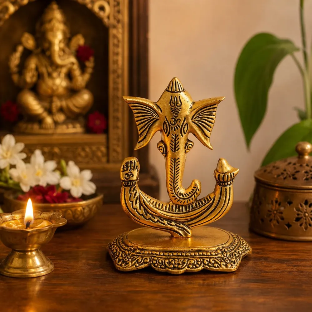 Compact Ganesh decorative plate with antique-gold-coloured finish
